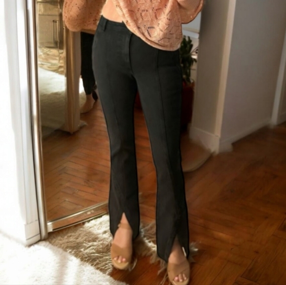 NWT Free People We The Free CRVY Mona Flare Jeans in Black Wash ✨ Size 27✨ - Picture 1 of 7